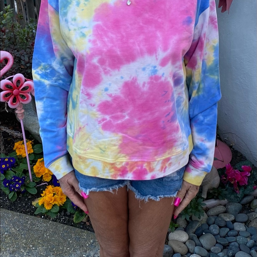 Gorgeous BB Dakota sweatshirt in an Amazing Array of Tie Dye Colors, Size L!
